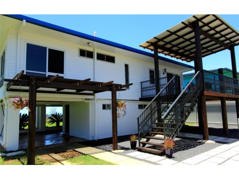22 Reef Street, Saunders Beach QLD 4818