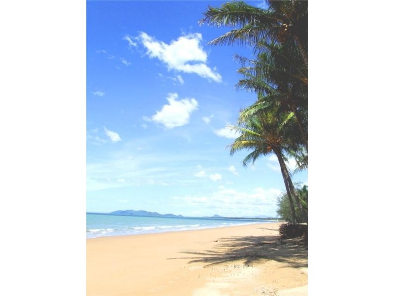 22 Reef Street, Saunders Beach QLD 4818