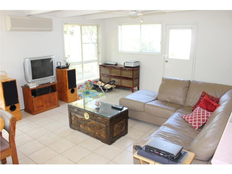 39 Albatross Road, Berkeley Vale NSW 2261