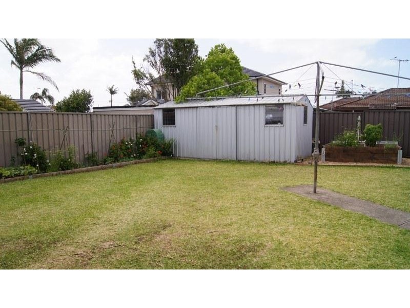 18 Dredge Avenue, Moorebank NSW 2170