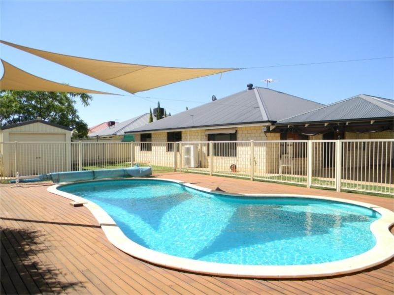 11 Vitali Crescent, Somerville WA 6430