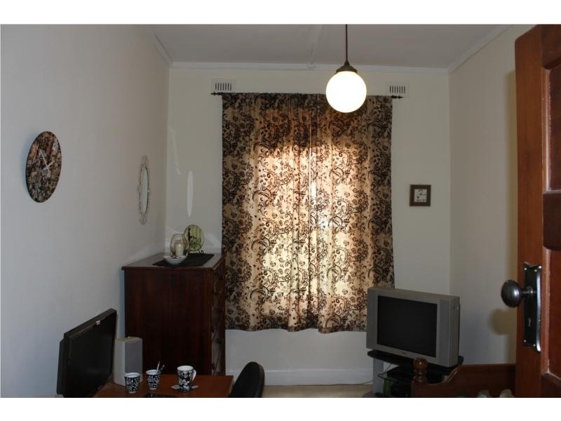 14 Price Avenue, Lower Mitcham SA 5062