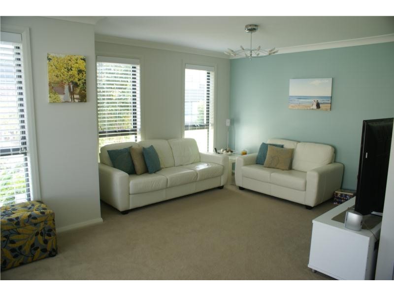 7 Hadlow Avenue, Glenfield NSW 2167