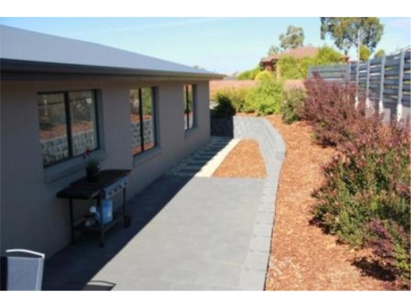 2 Lomandra Drive, Blackmans Bay TAS 7052