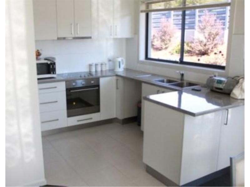 2 Lomandra Drive, Blackmans Bay TAS 7052