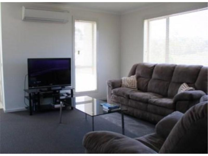 2 Lomandra Drive, Blackmans Bay TAS 7052