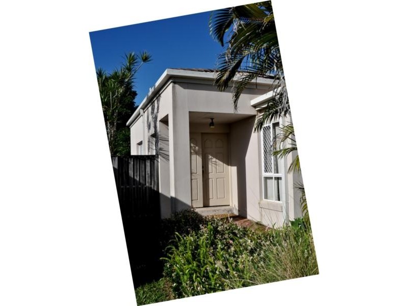 33 Dartmouth Court, Varsity Lakes QLD 4227