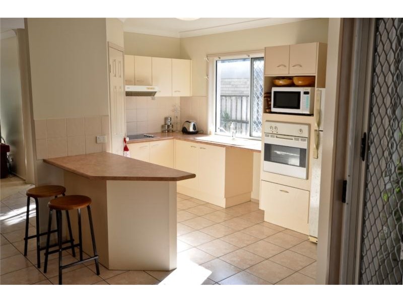 33 Dartmouth Court, Varsity Lakes QLD 4227