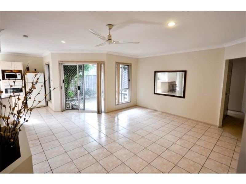 33 Dartmouth Court, Varsity Lakes QLD 4227