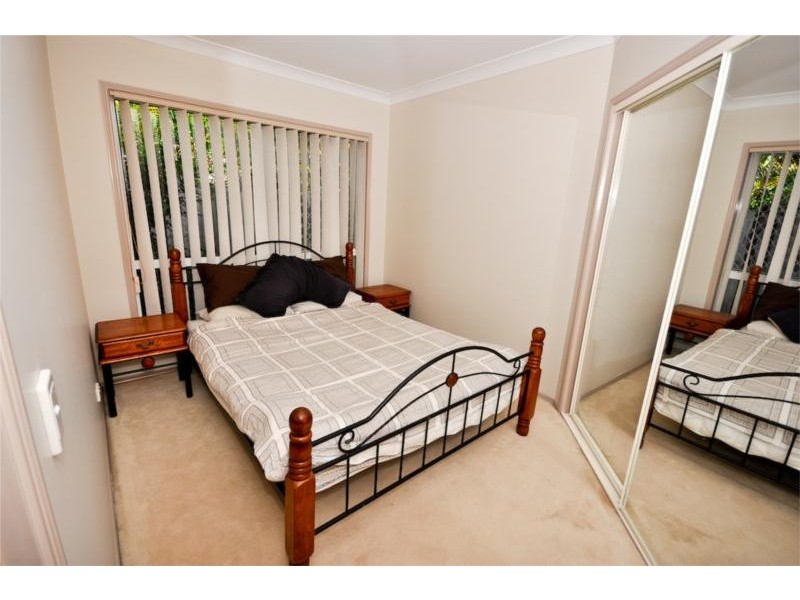 33 Dartmouth Court, Varsity Lakes QLD 4227