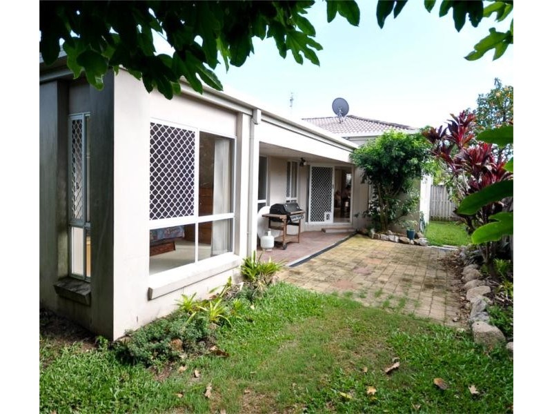 33 Dartmouth Court, Varsity Lakes QLD 4227