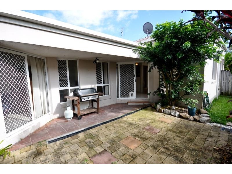 33 Dartmouth Court, Varsity Lakes QLD 4227