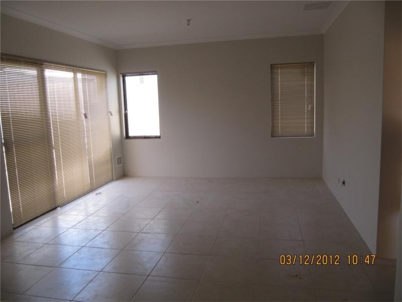 8 Kenton Way, Rockingham WA 6168