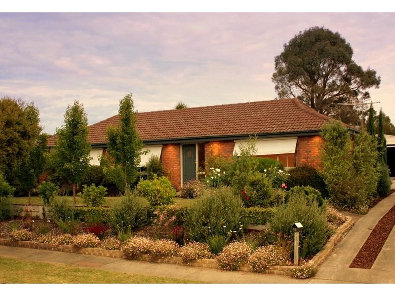 32 Scorpio Drive, Moe VIC 3825