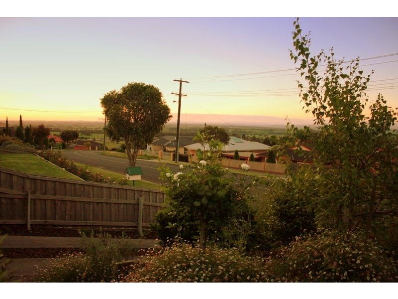 32 Scorpio Drive, Moe VIC 3825