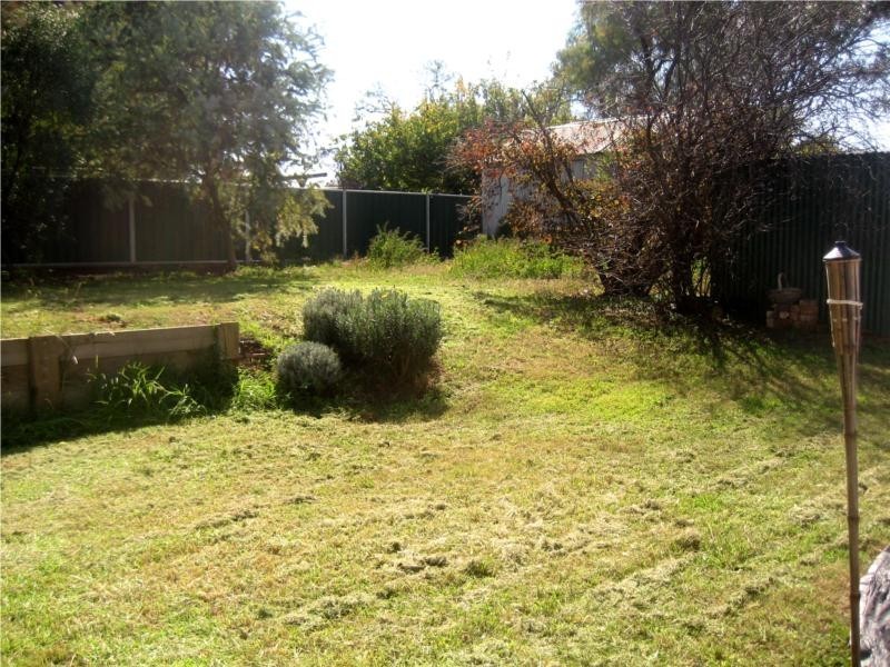 1 Moura Street, Manildra NSW 2865