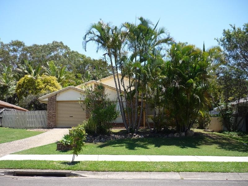 16 Tulloch Drive, Wellington Point QLD 4160