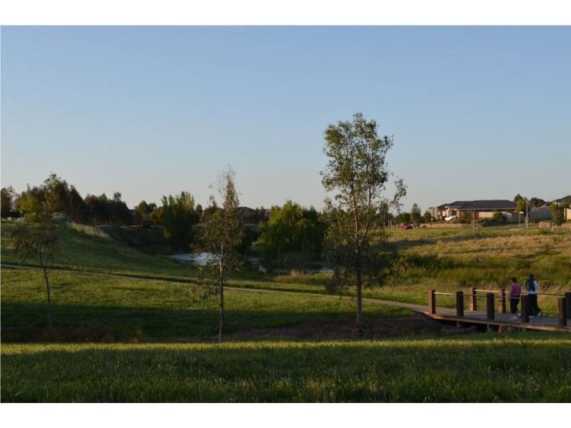 2 HONEYEATER COURT, Tarneit VIC 3029