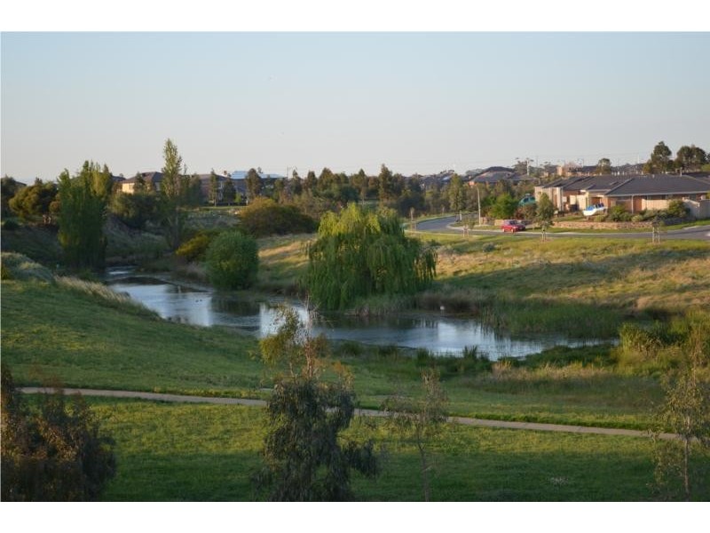 2 HONEYEATER COURT, Tarneit VIC 3029