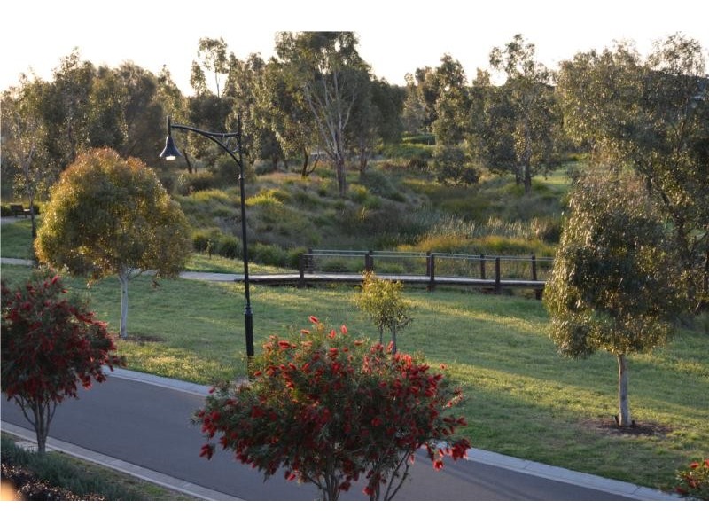 2 HONEYEATER COURT, Tarneit VIC 3029