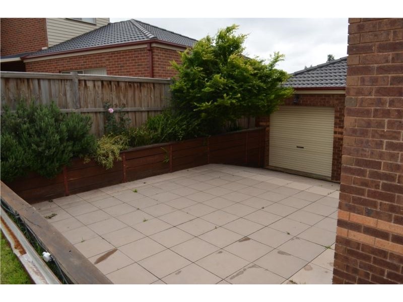 2 HONEYEATER COURT, Tarneit VIC 3029