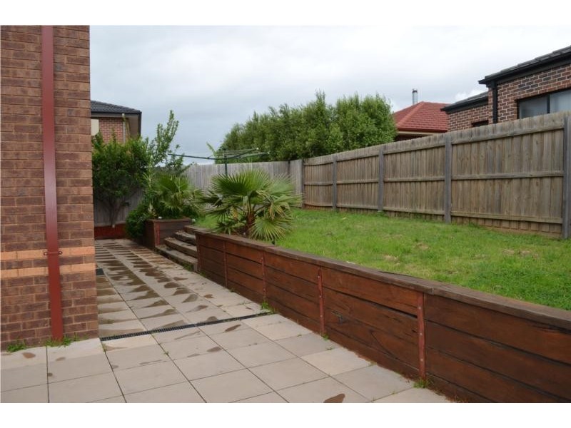 2 HONEYEATER COURT, Tarneit VIC 3029