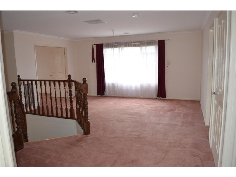 2 HONEYEATER COURT, Tarneit VIC 3029