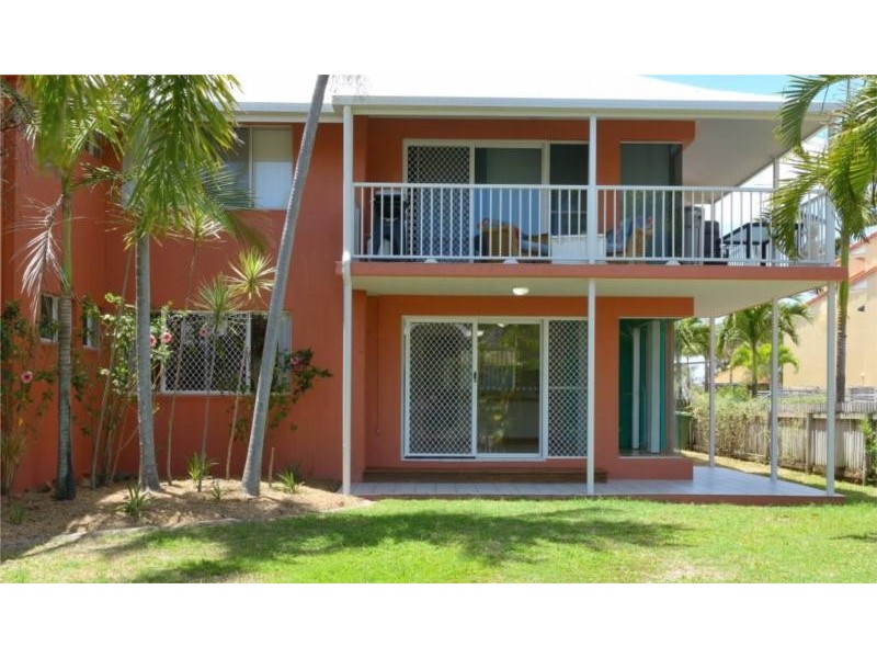 2/17 Beach Road, Dolphin Heads QLD 4740
