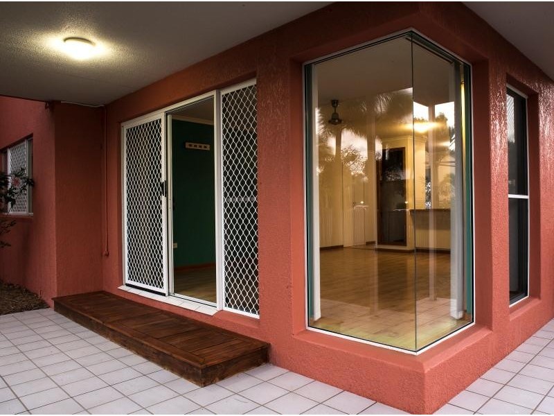 2/17 Beach Road, Dolphin Heads QLD 4740