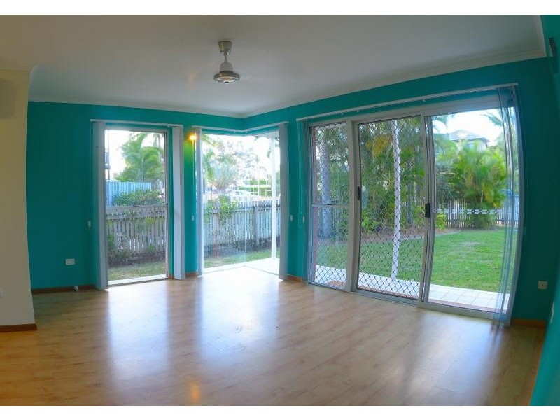 2/17 Beach Road, Dolphin Heads QLD 4740