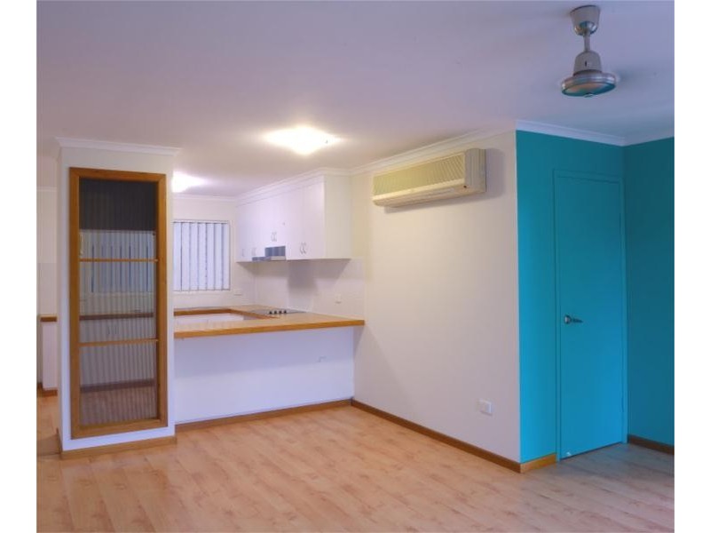 2/17 Beach Road, Dolphin Heads QLD 4740