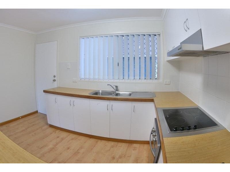2/17 Beach Road, Dolphin Heads QLD 4740