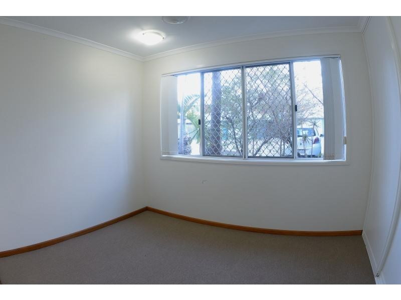 2/17 Beach Road, Dolphin Heads QLD 4740