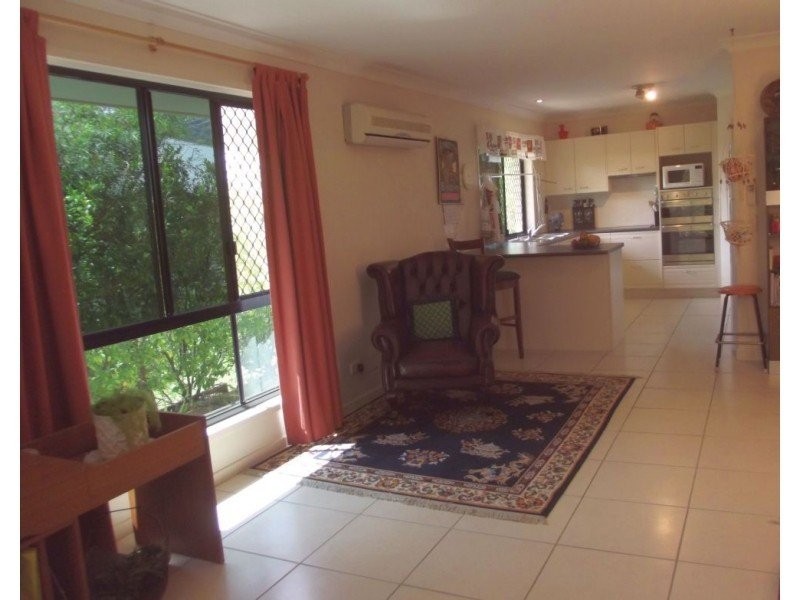 79 Middle Street, Esk QLD 4312