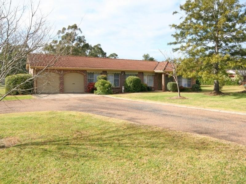 61 Kundabung street, Belimbla Park NSW 2570