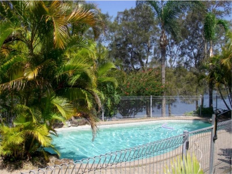 2/40 Sunbird Street, Burleigh Waters QLD 4220