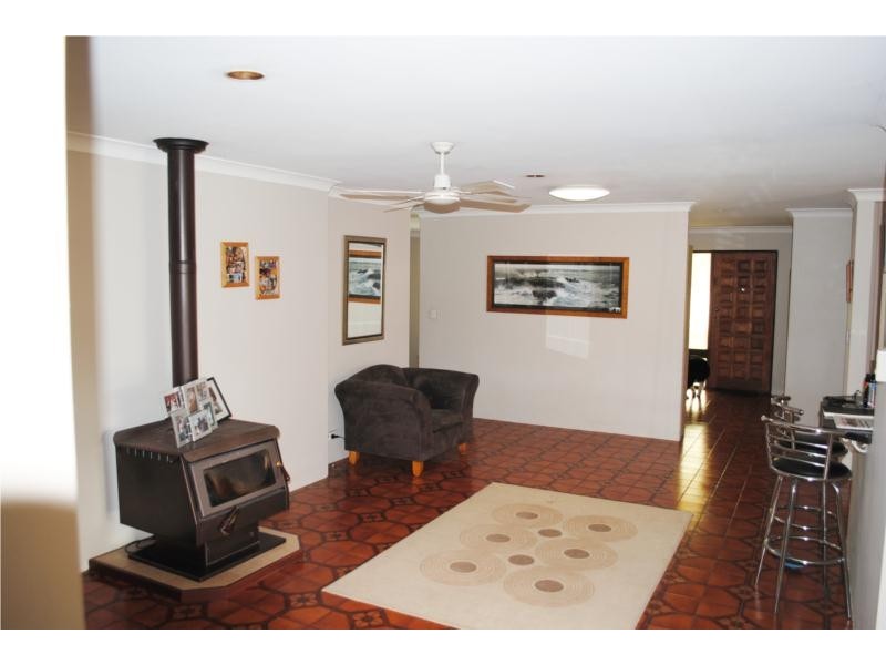 11 Perry Place, East Bunbury WA 6230