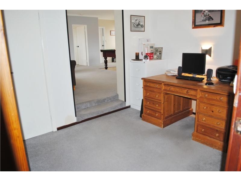 11 Perry Place, East Bunbury WA 6230