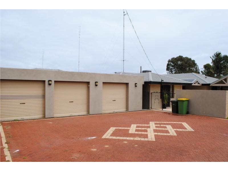 11 Perry Place, East Bunbury WA 6230