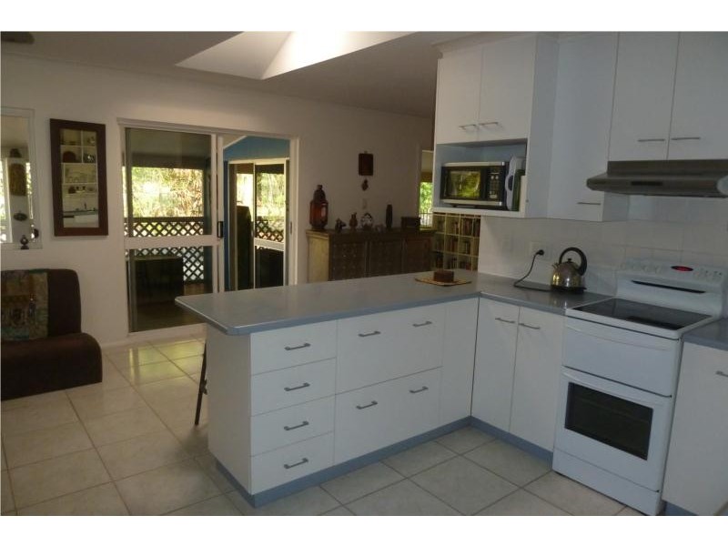 6 BASALT STREET, Brinsmead QLD 4870