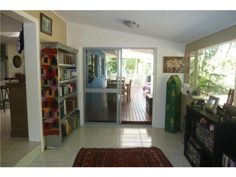 6 BASALT STREET, Brinsmead QLD 4870