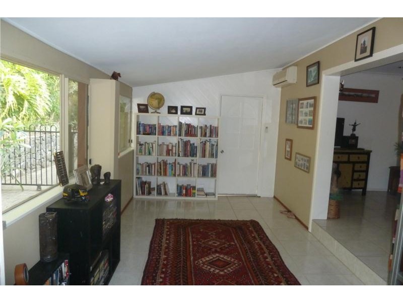 6 BASALT STREET, Brinsmead QLD 4870