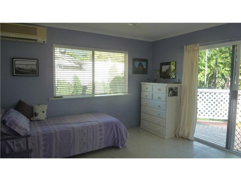 6 BASALT STREET, Brinsmead QLD 4870