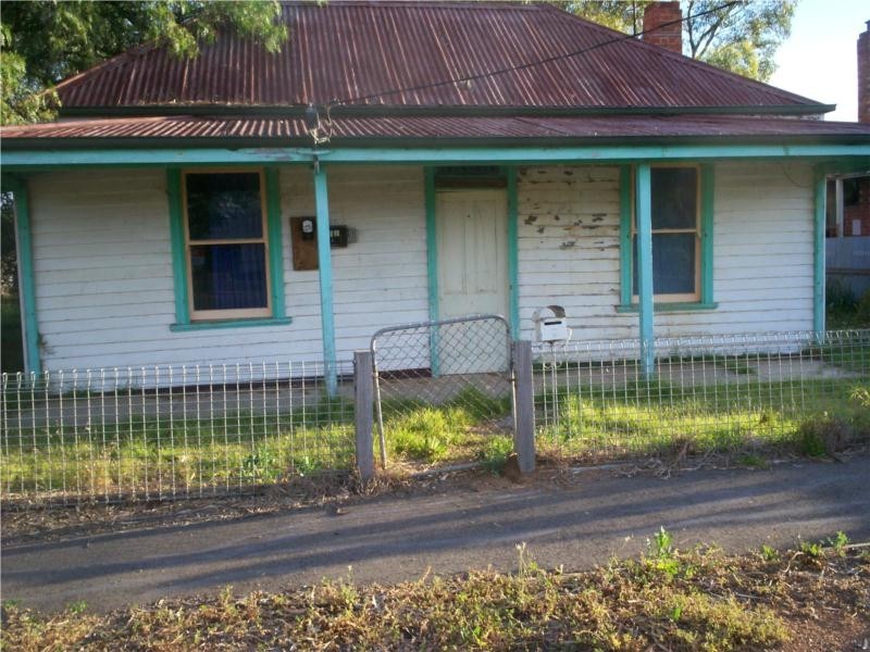 8 Albert Street, Pyramid Hill VIC 3575