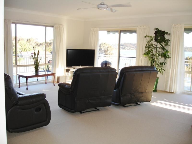 5 Alexander Place, North Narooma NSW 2546
