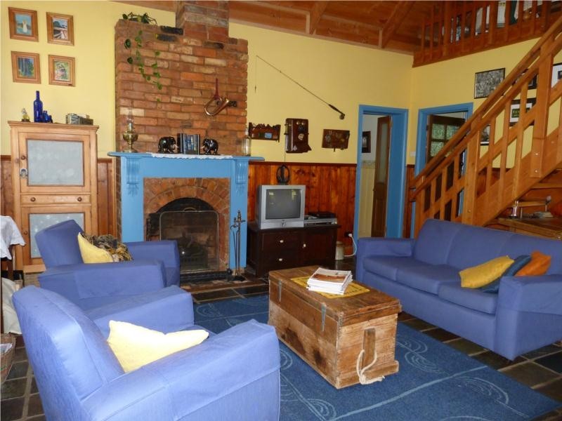 517 Morses Creek Rd, Wandiligong VIC 3744