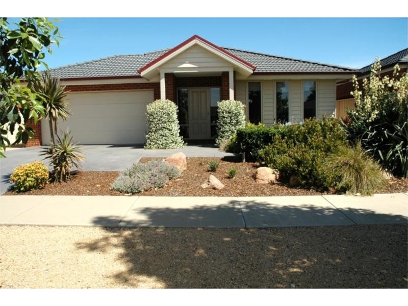 16 Taig Avenue, Kialla VIC 3631