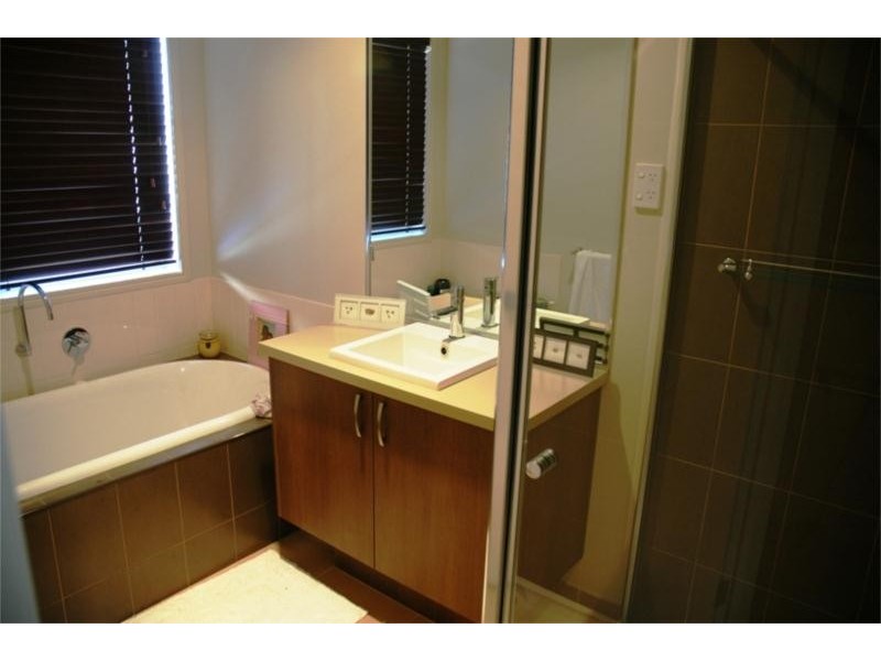 16 Taig Avenue, Kialla VIC 3631