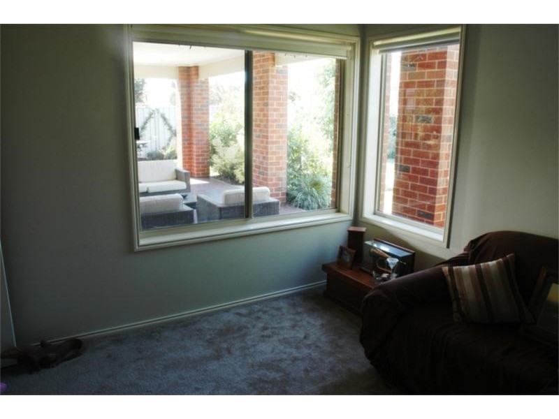 16 Taig Avenue, Kialla VIC 3631