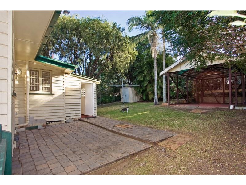 16 Dempsey Street, Annerley QLD 4103